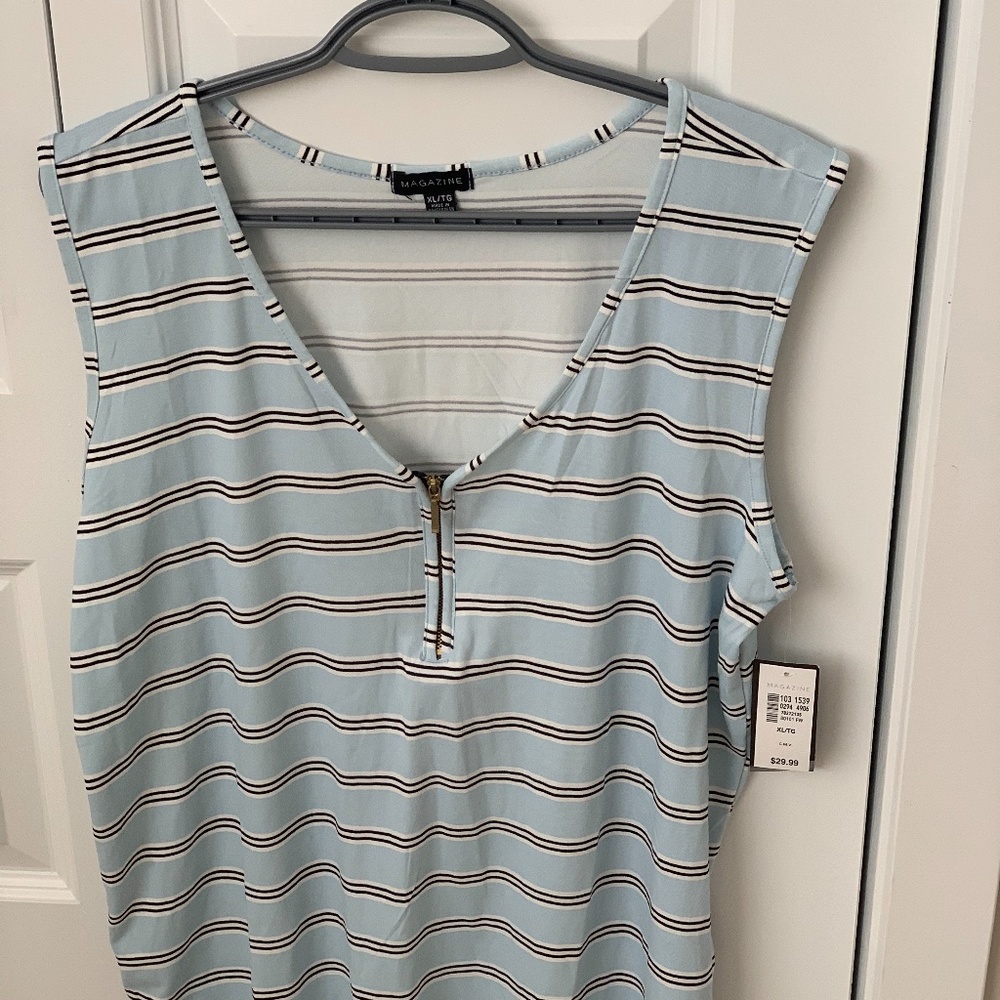 Tank top with front zipper